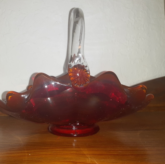 Beautiful ruby basket - Picture 4 of 7